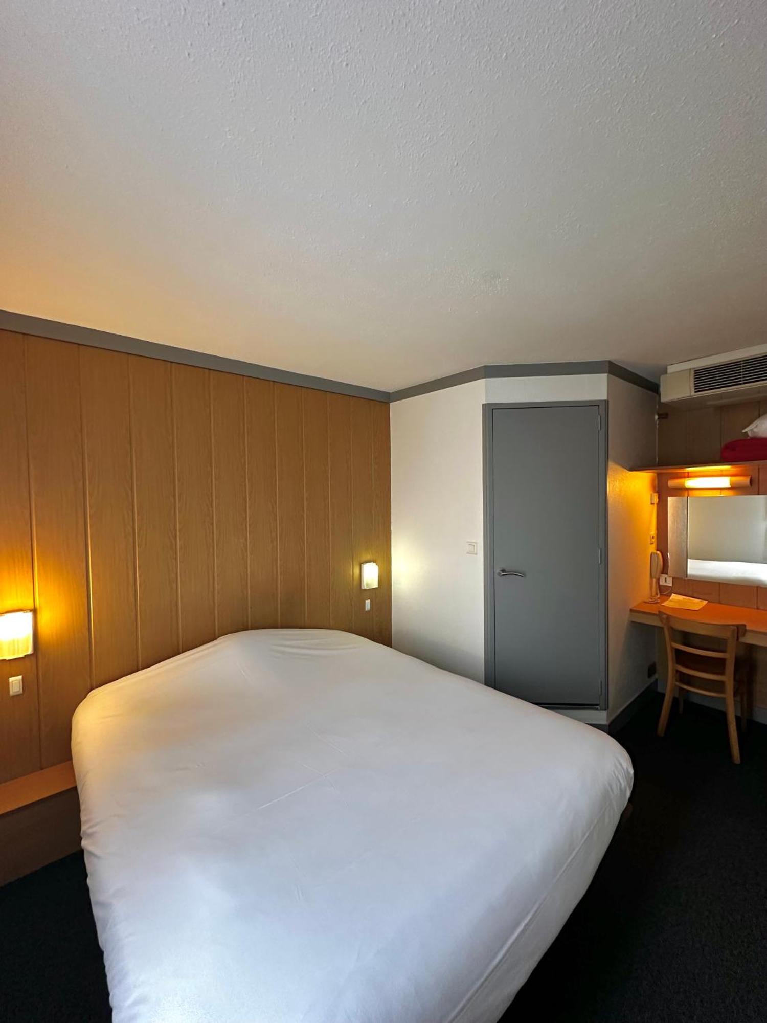 Fasthotel Laval Exterior foto